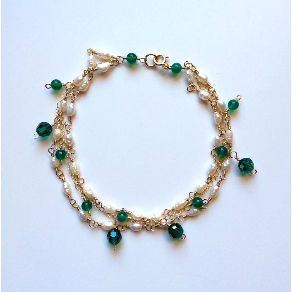 Handmade Bracelet Bracelet made with Pearls, Swarovski crystals, stones